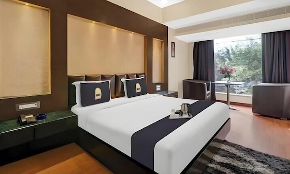 Desk - Hotel Vishwanath Palace (Misrikh)