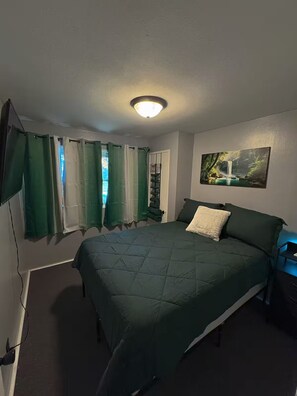 3 chambres, fer et planche à repasser, Wi-Fi gratuit, draps fournis