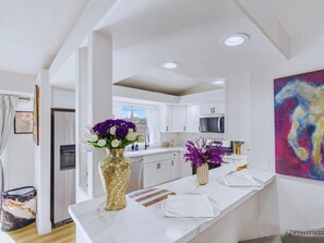Fridge, microwave, oven, stovetop - Music Oasis: Pool/Spa, Basketball, Arcade, Central replaced (Desert Hot Springs)