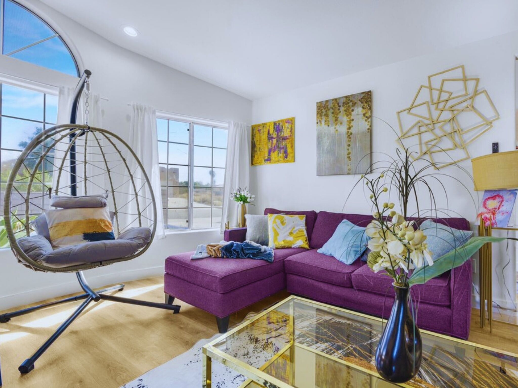 Fernseher, Kamin, Tischfußball, Tischtennisplatte