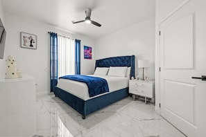 2 chambres, fer et planche à repasser, Wi-Fi, draps fournis