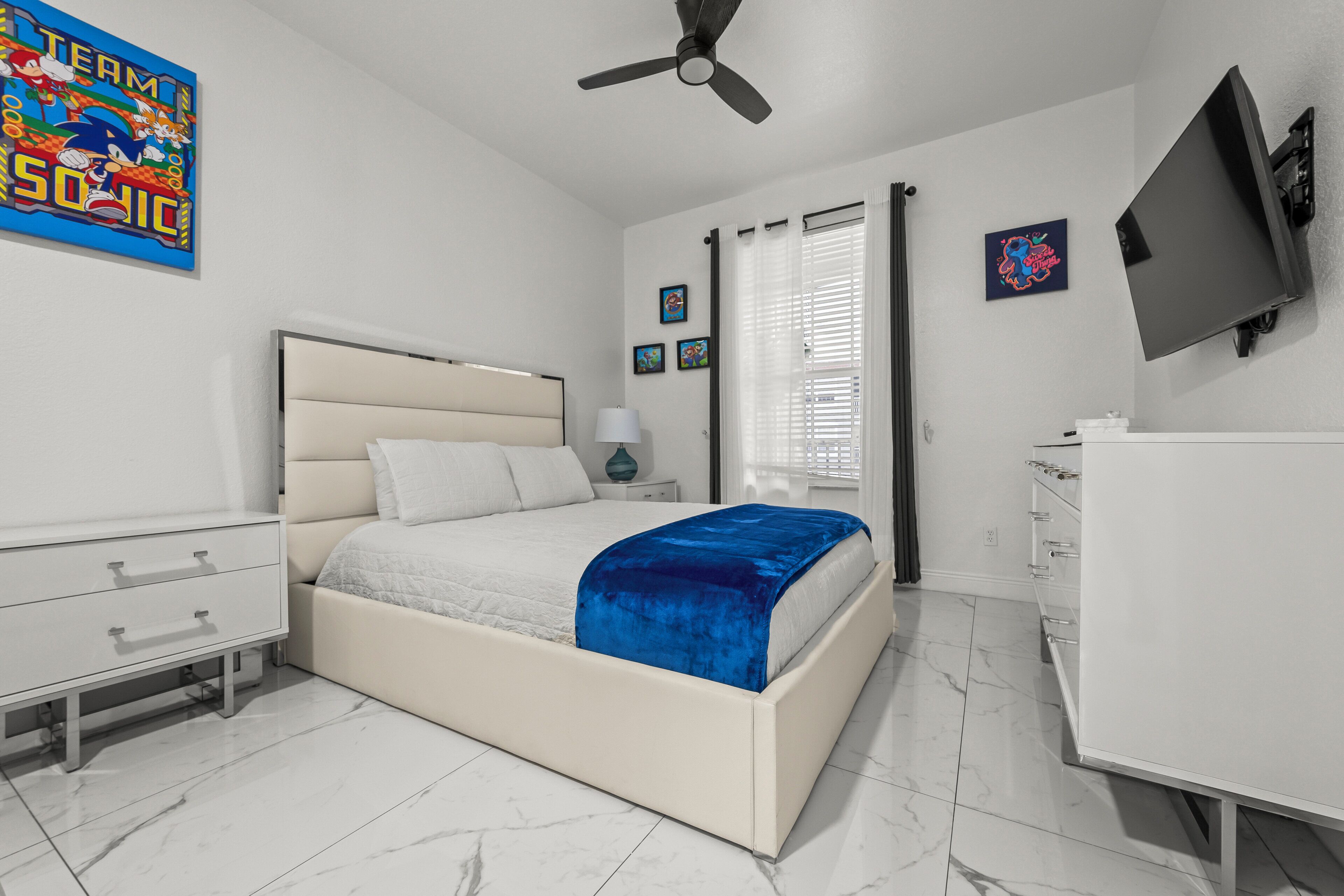 Iron/ironing board, WiFi, bed sheets