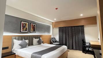 Standard Room, City View | Desk, free WiFi