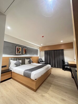 Standard Room, City View | In-room safe, desk, soundproofing, iron/ironing board