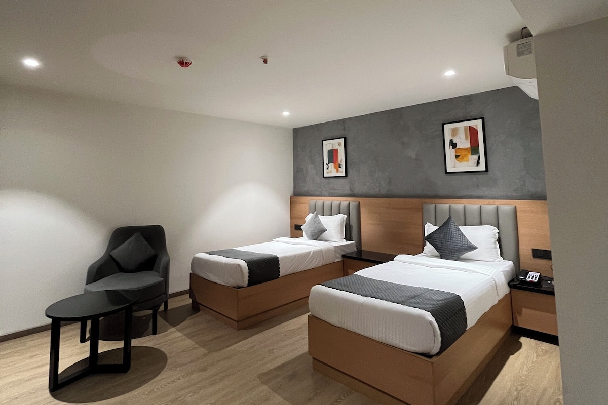 Twin Room | Desk, free WiFi