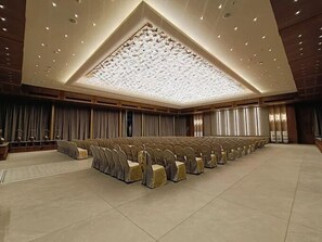 Banquet hall - Hotel Euphoria The Fine Dine (Surat)