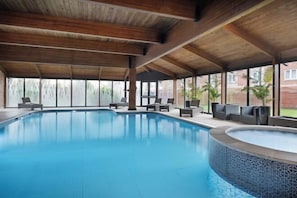 Indoor pool - Delta Hotels Preston (Broughton)