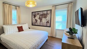 Room - Cozy & Stylish Home near Atlanta (Forest Park)
