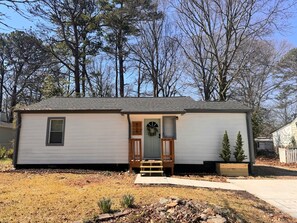 Exterior - Cozy & Stylish Home near Atlanta (Forest Park)