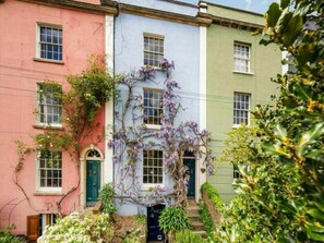 Exterior - Cosy Garden Flat with work space in Montpelier (Bristol)