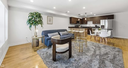 Stylish 3BR Retreat in Chicago’s Vibrant Medical District.