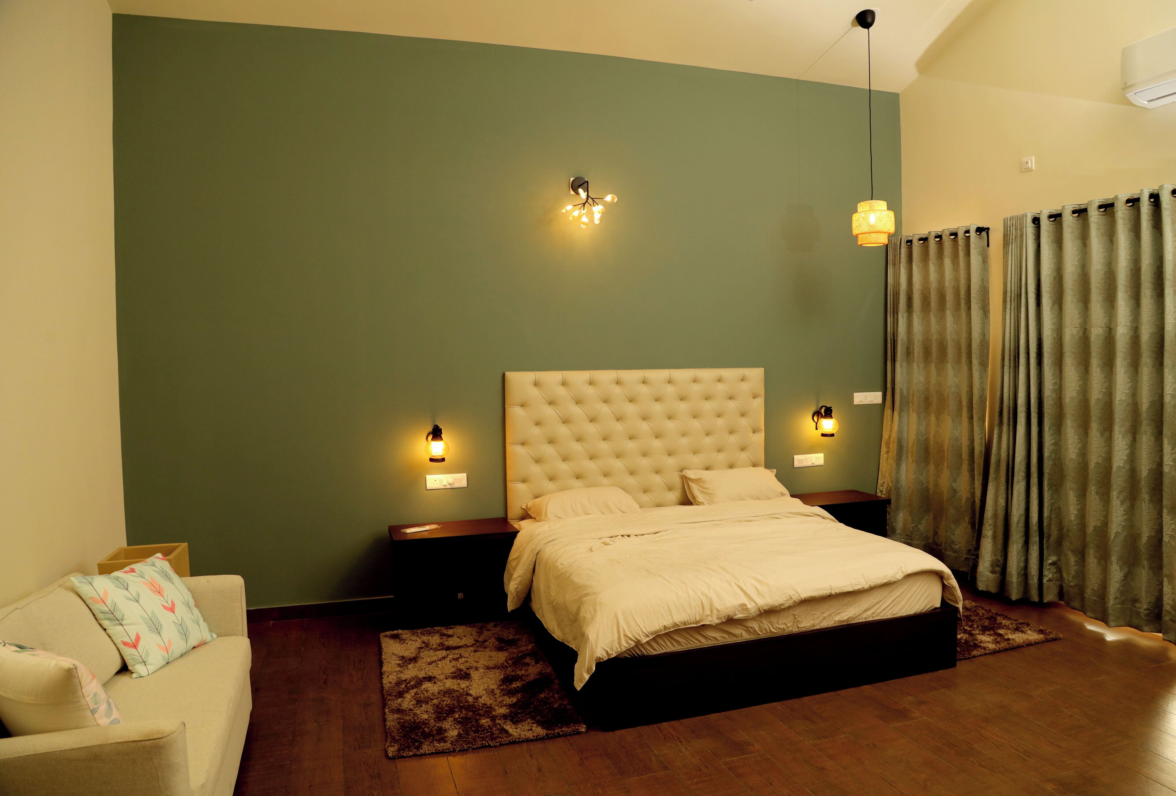 5 bedrooms, WiFi, bed sheets