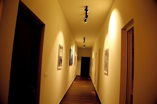 Spacious 5-bedroom villa near Nagarhole with Large Swimming pool and Jaccuzi