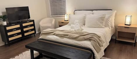3 bedrooms, iron/ironing board, free WiFi, bed sheets