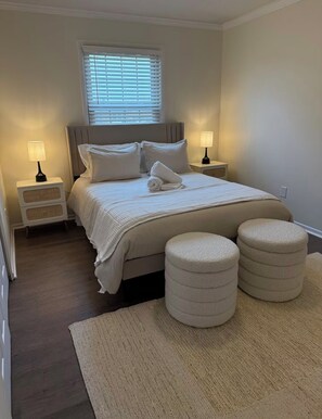 3 dormitorios, tabla de planchar con plancha, wifi gratis y ropa de cama