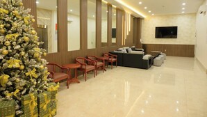 Coin salon dans le hall