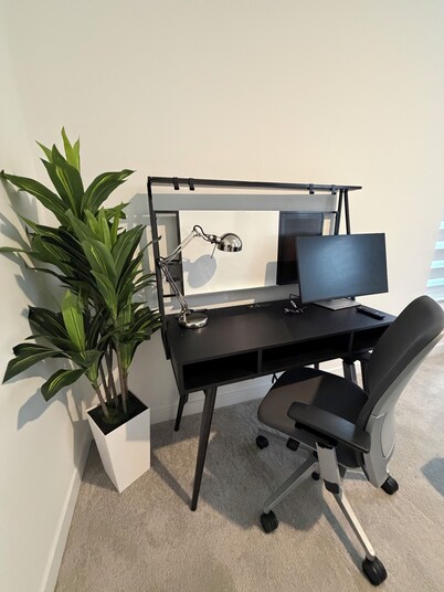 Cozy private 1-bedroom in a Single family home