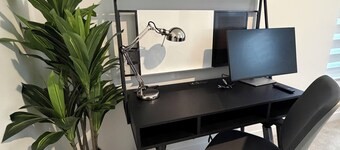 Cozy private 1-bedroom in a Single family home