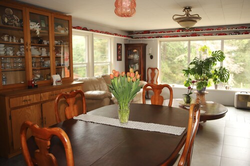 Gorgeous 4-bedroom house in peaceful Ocean Park perfect for families