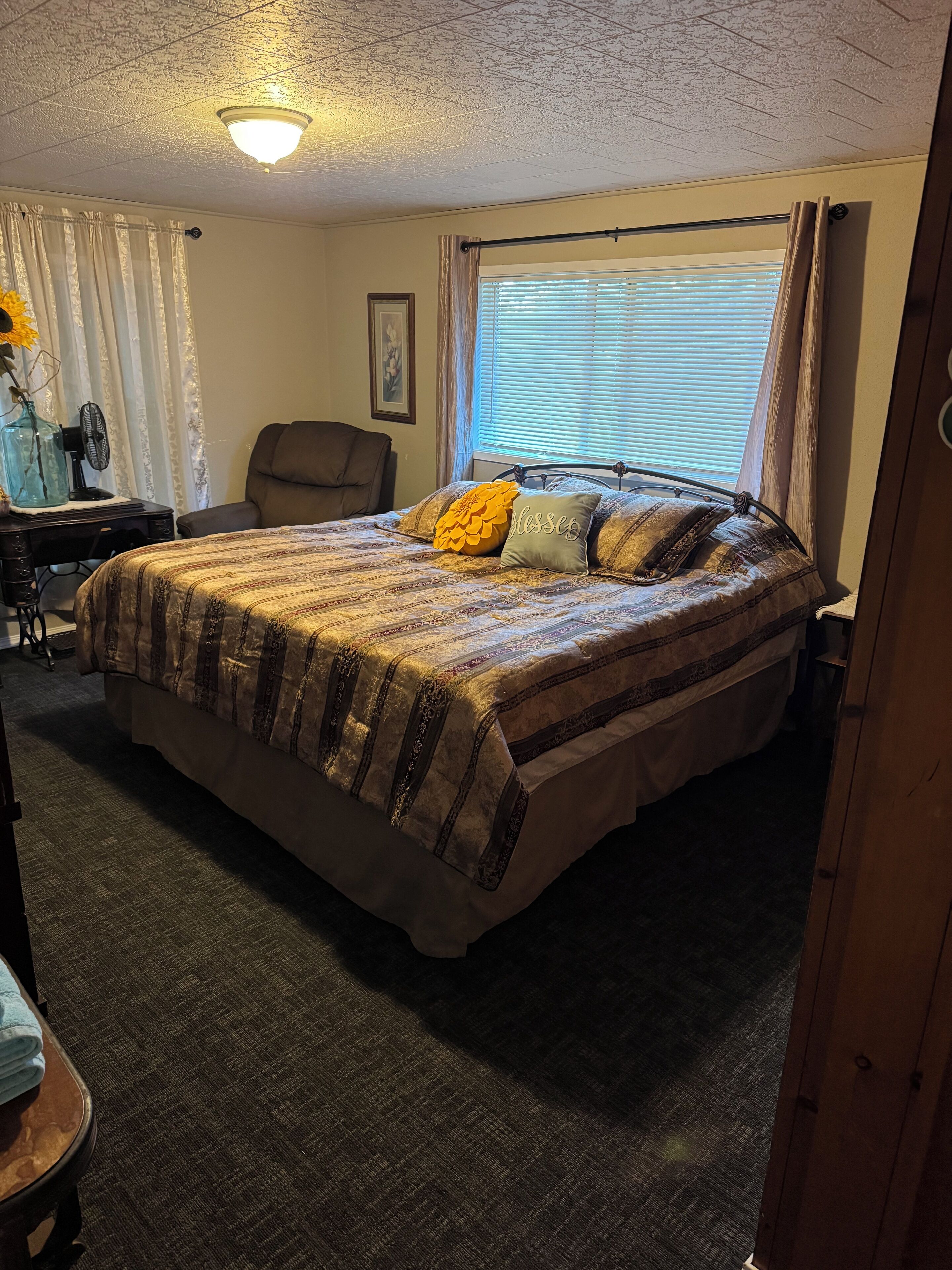 4 chambres, fer et planche à repasser, Wi-Fi, draps fournis