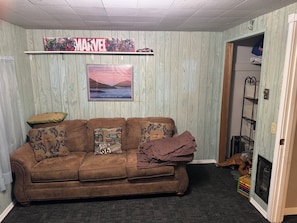 TV - Gorgeous 4-bedroom house in peaceful Ocean Park perfect for families (Ocean Park)