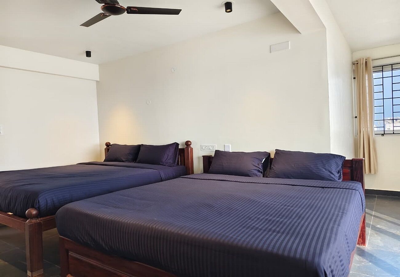 Family Studio Suite | Desk, free WiFi, bed sheets