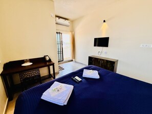 Quarto casal superior | Wi-Fi de cortesia, roupa de cama