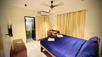 Desk, free WiFi, bed sheets