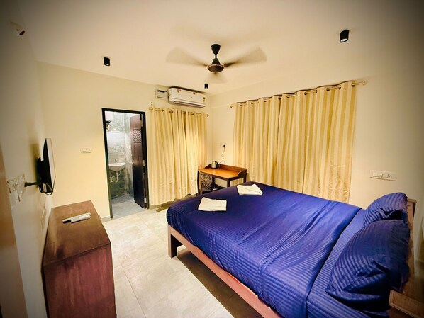 Bureau, Wi-Fi gratuit, draps fournis