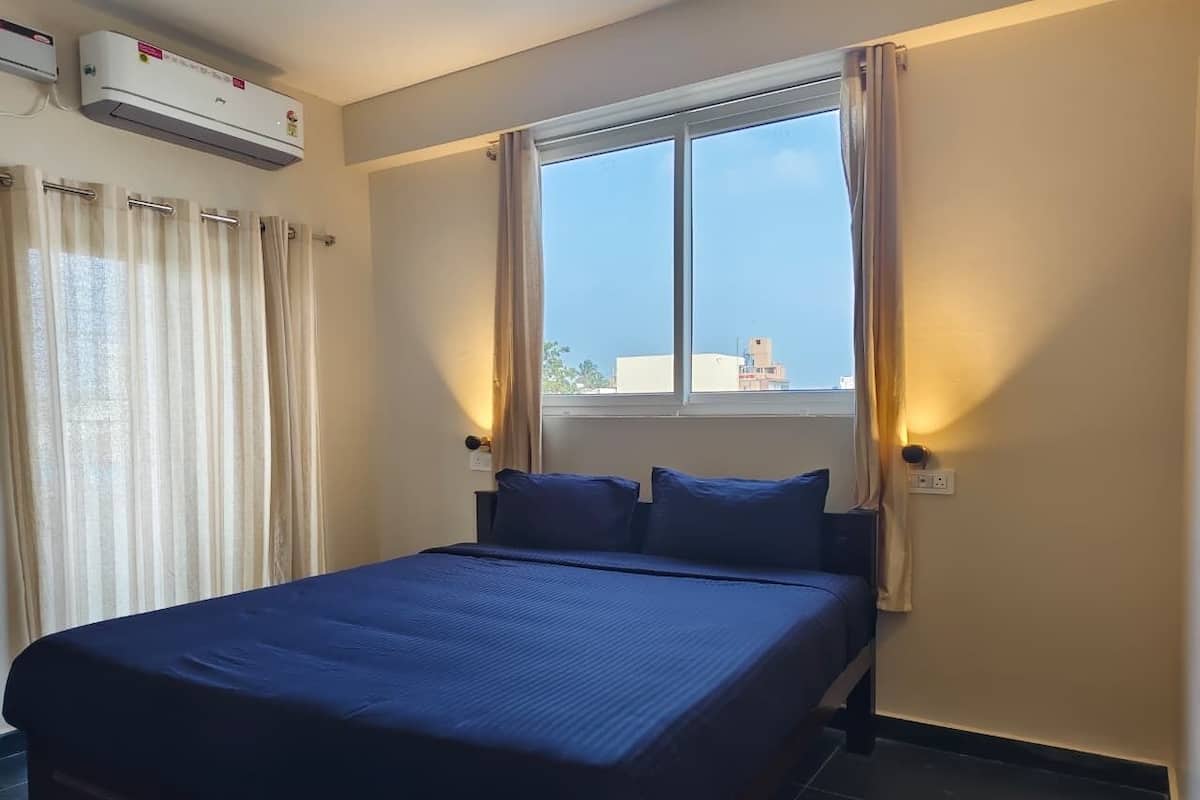 Executive Studio | Desk, free WiFi, bed sheets