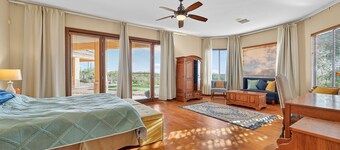 Luxurious Tuscan-style Villa with magnificent panoramic views.