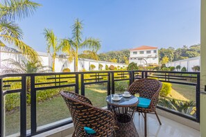 Habitació clàssica, vistes a la muntanya | Servei de restauració a l'aire lliure