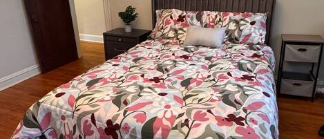 2 sovrum, strykjärn/strykbräda, gratis wi-fi och sängkläder