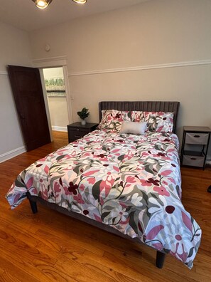 2 Schlafzimmer, Bügeleisen/Bügelbrett, kostenloses WLAN, Bettwäsche