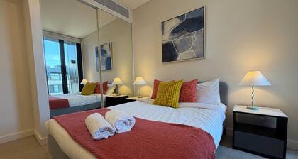 Bright Stylish 2B2B Apartment in Leichhardt
