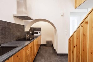 Fridge, microwave, oven, dishwasher - Casa Azul - Beach House (Ponta Delgada)