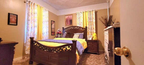 Iron/ironing board, WiFi, bed sheets