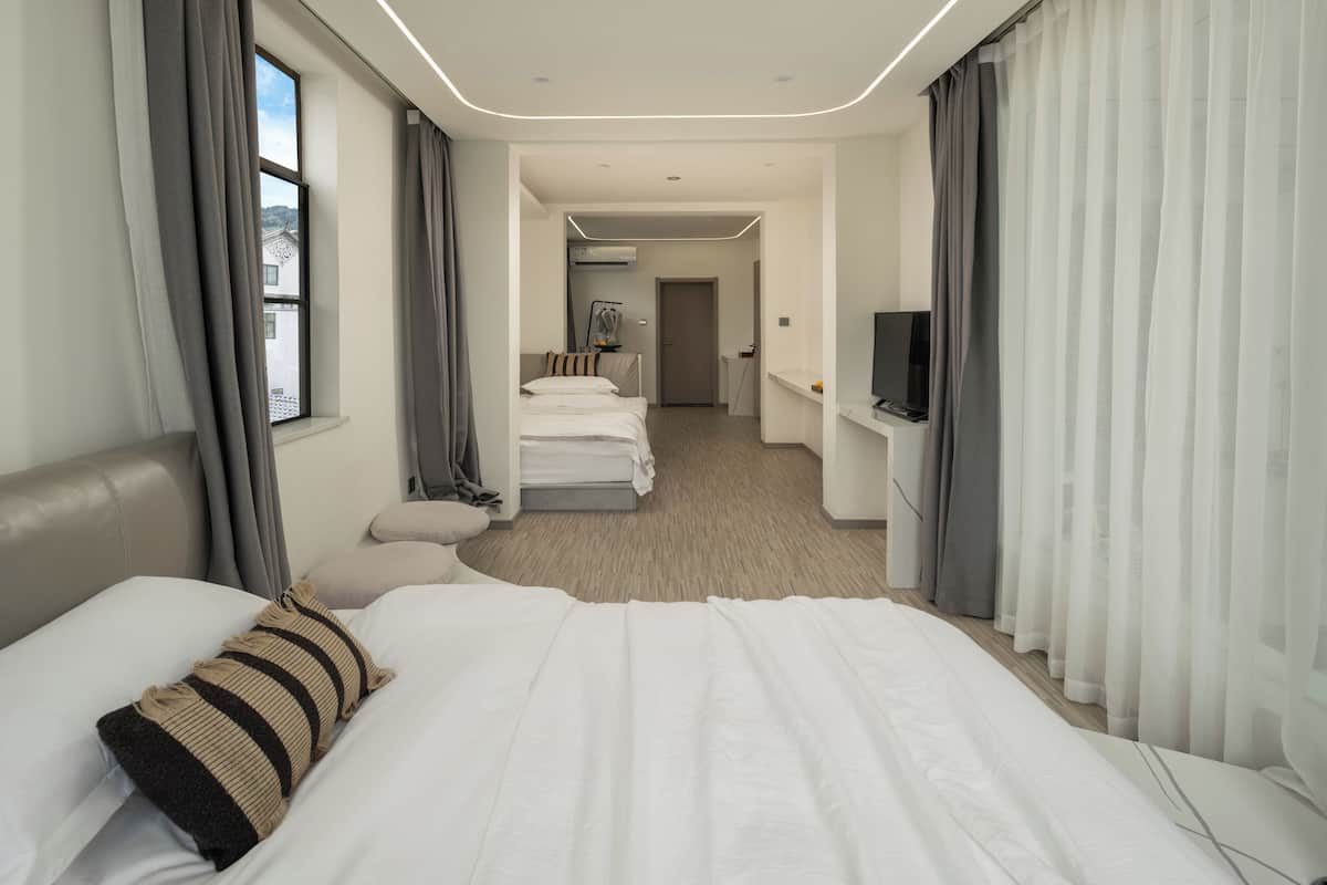 Traditional Twin Room, Garden View | Down duvets, desk, blackout curtains, soundproofing