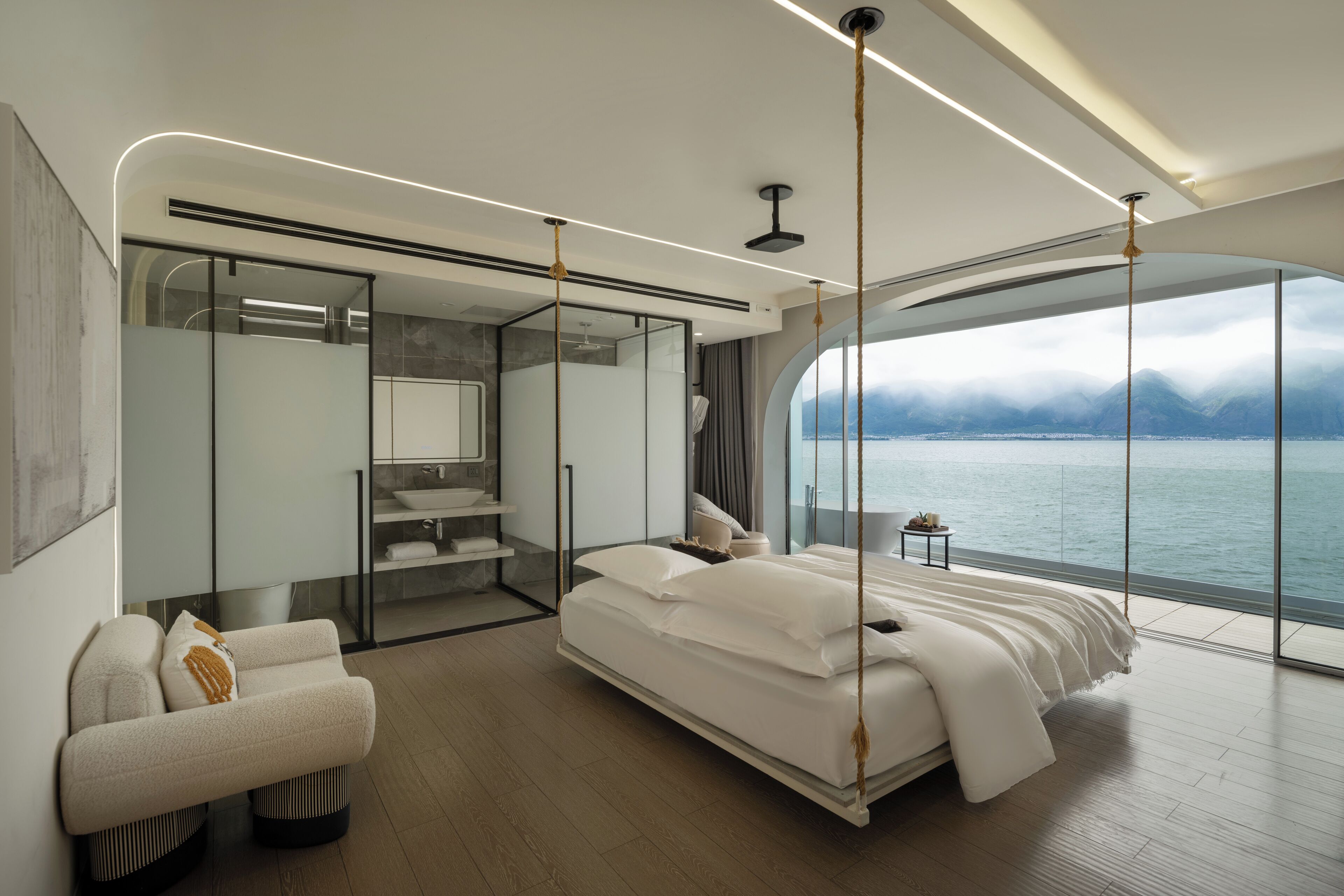 Luksusstudiosviitti, merinäköala | Untuvapeitot, työpöytä, pimennysverhot, äänieristys