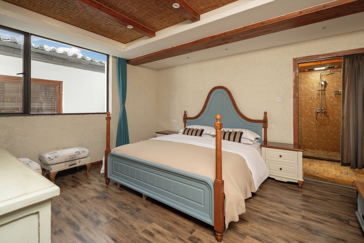 Standard Double Room, Courtyard View | Down duvets, desk, blackout curtains, soundproofing
