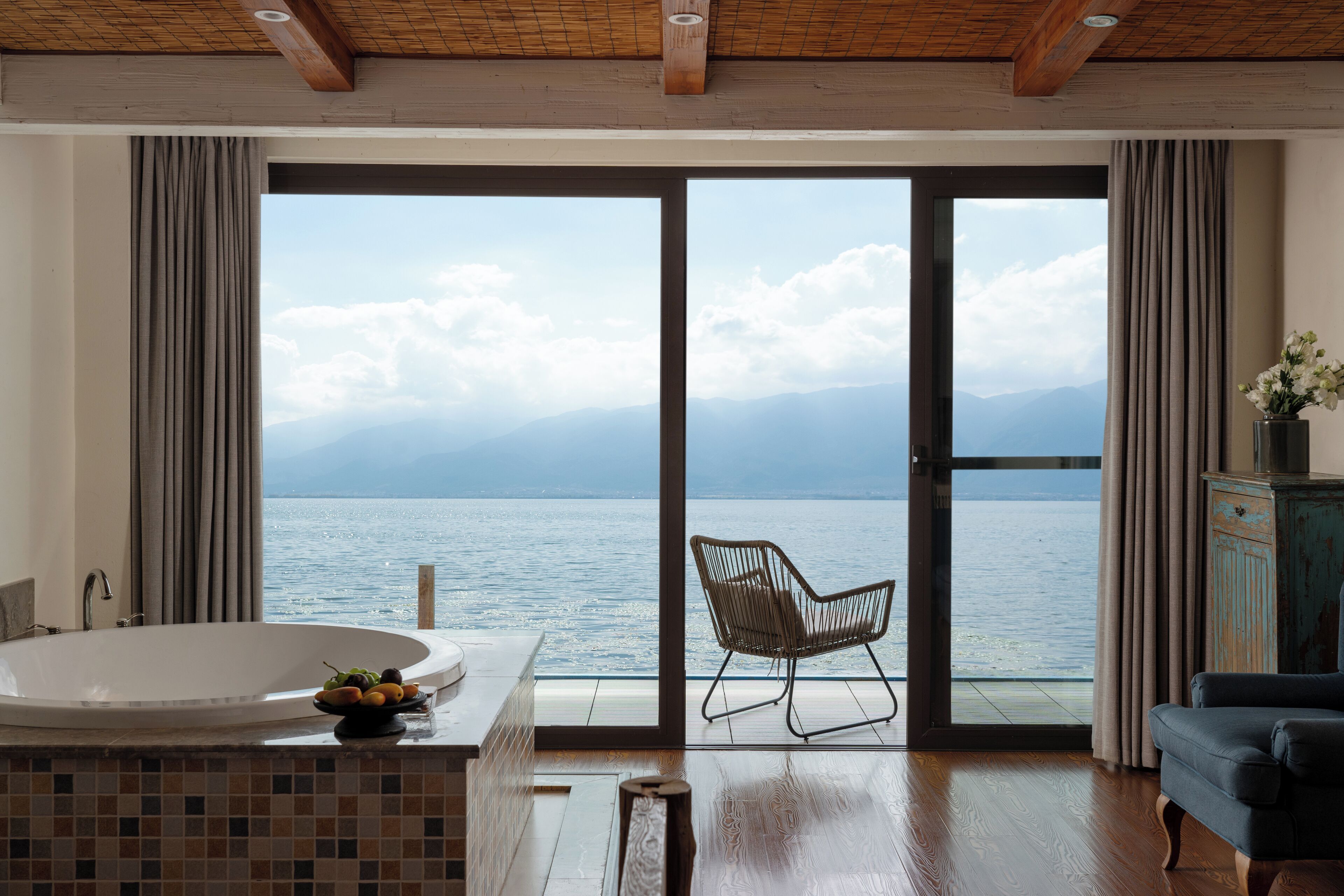 Senior Double Room, Sea View | Deep soaking bathtub