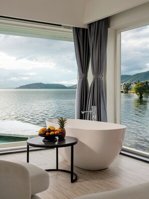 シグネチャー ダブルルーム シービュー | 深めの浴槽