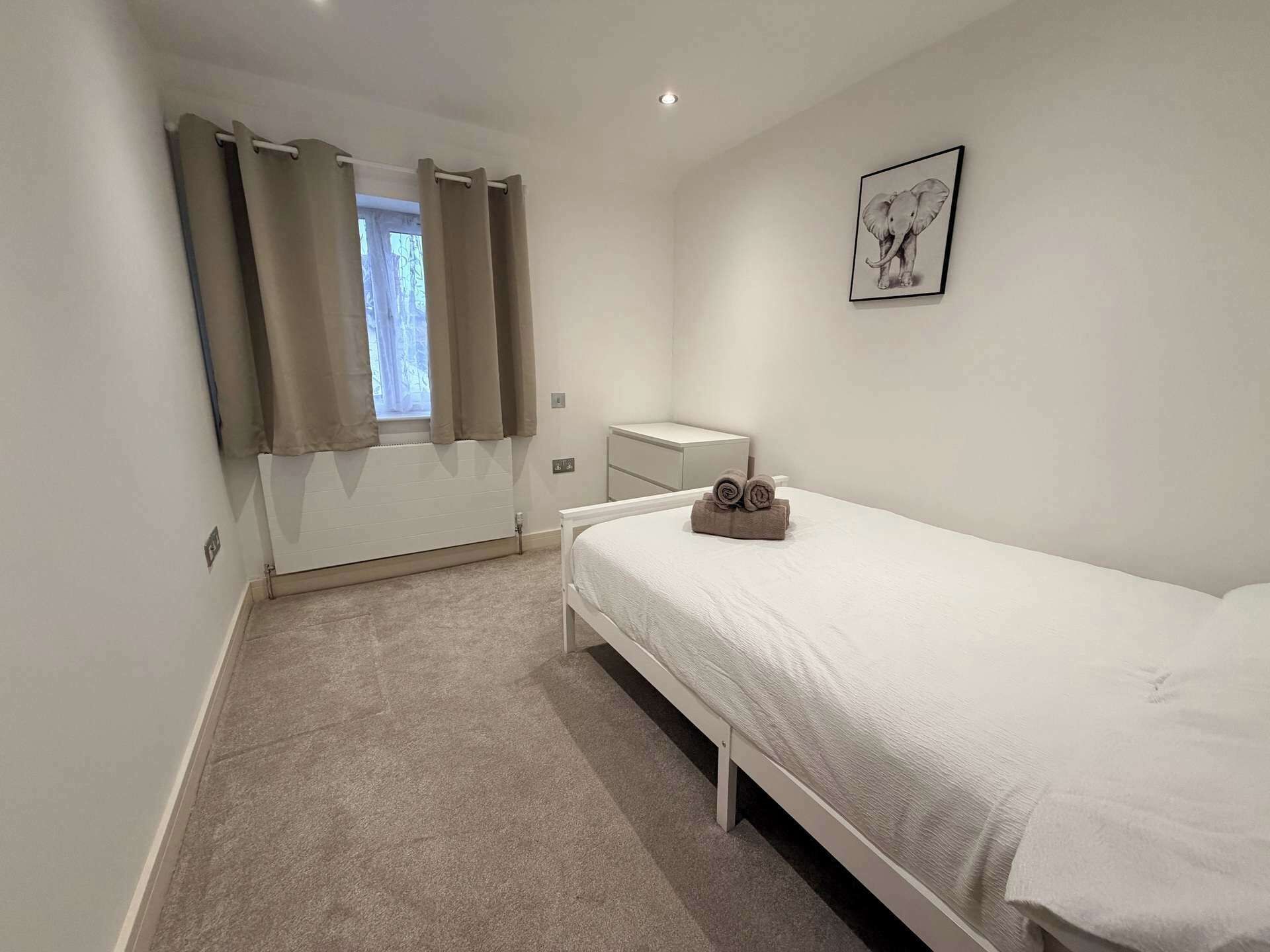 2 bedrooms, iron/ironing board, travel cot, Internet