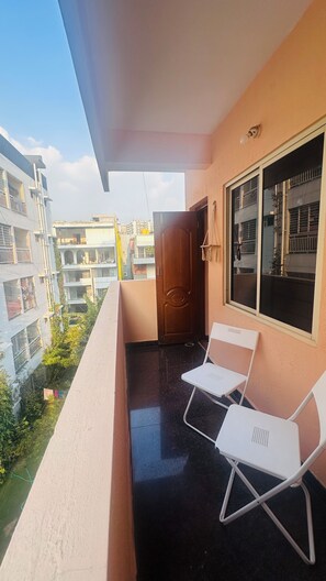 Property grounds - Soothing 1BHK apartment in charming JP Nagar neighborhood (Bengaluru)