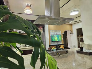 Interior - Budget Friendly 5-bedroom bed & breakfast in charming Itogon (Itogon)