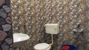 Quarto casal básico | Área de estar