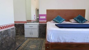 Quarto casal básico | Área de estar