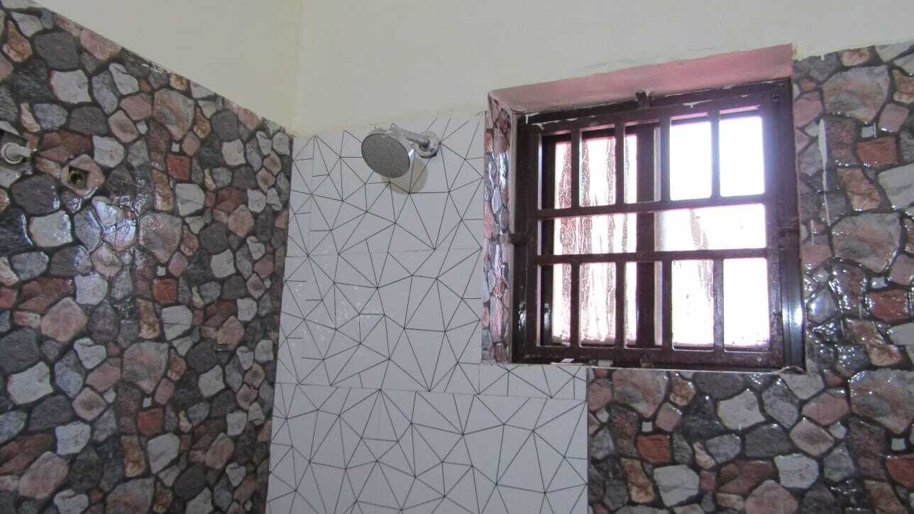 Basic Double Room | Living area