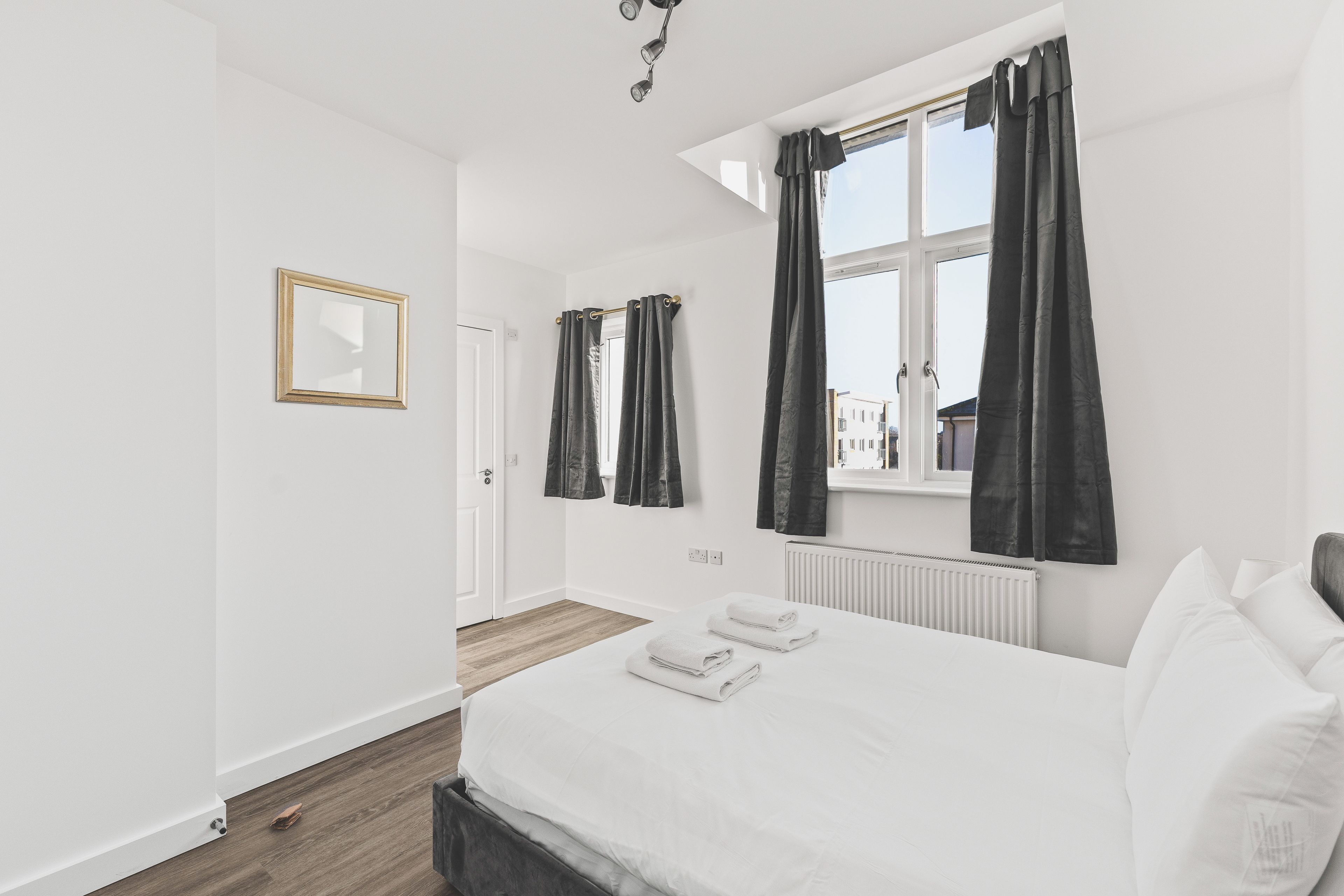 4 bedrooms, iron/ironing board, Internet, bed sheets