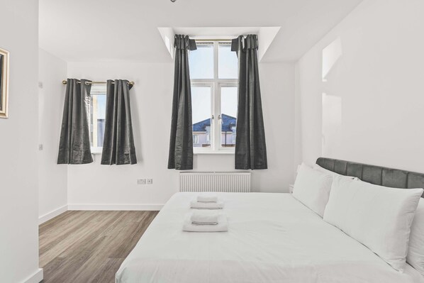 Fer et planche à repasser, accès Internet, draps fournis